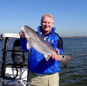 Chas big redfish e-mail.JPG (18174 bytes)