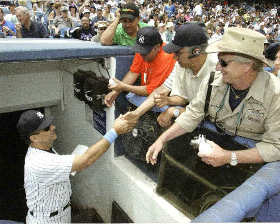 Joe Torre web.jpg (128470 bytes)